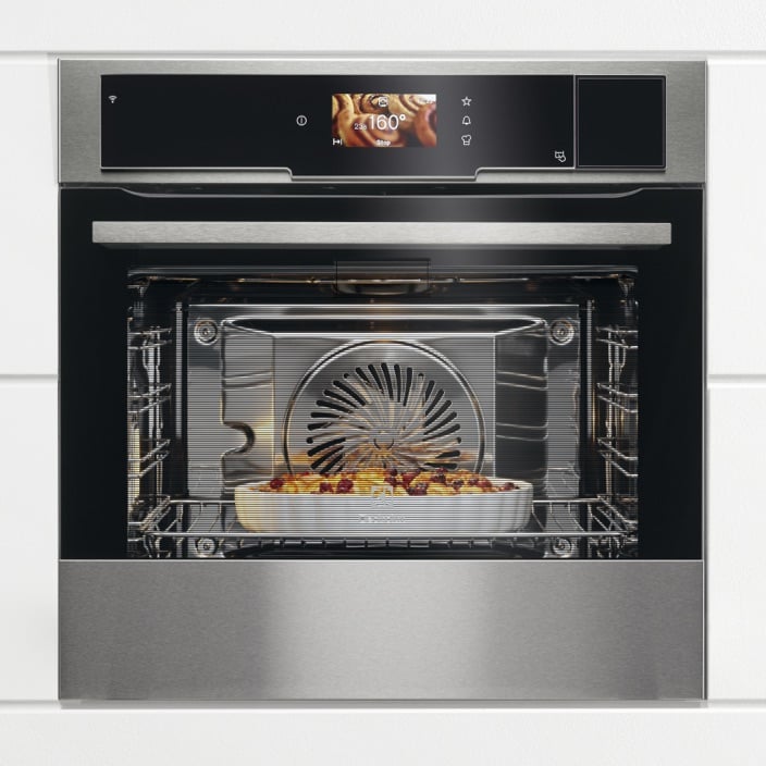 Food cooking sous vide in an Electrolux steam oven