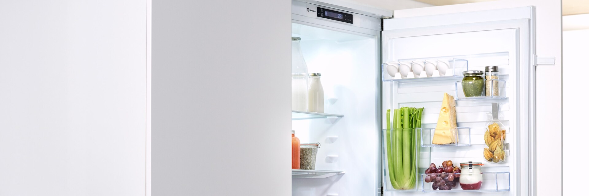 Electrolux integrated fridge freezer